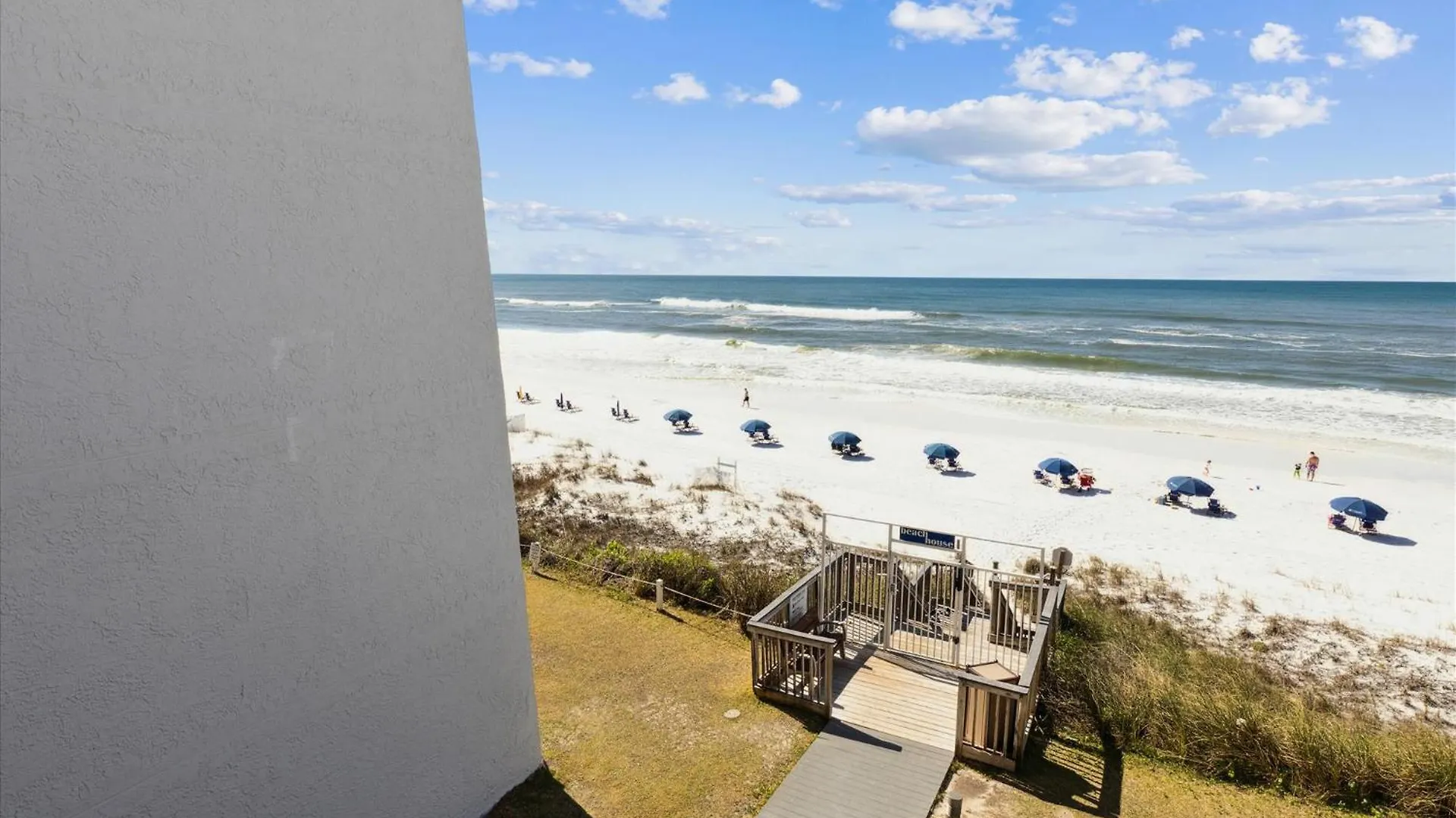Apartment Beach House 305B-By Holiday Isle Properties Destin