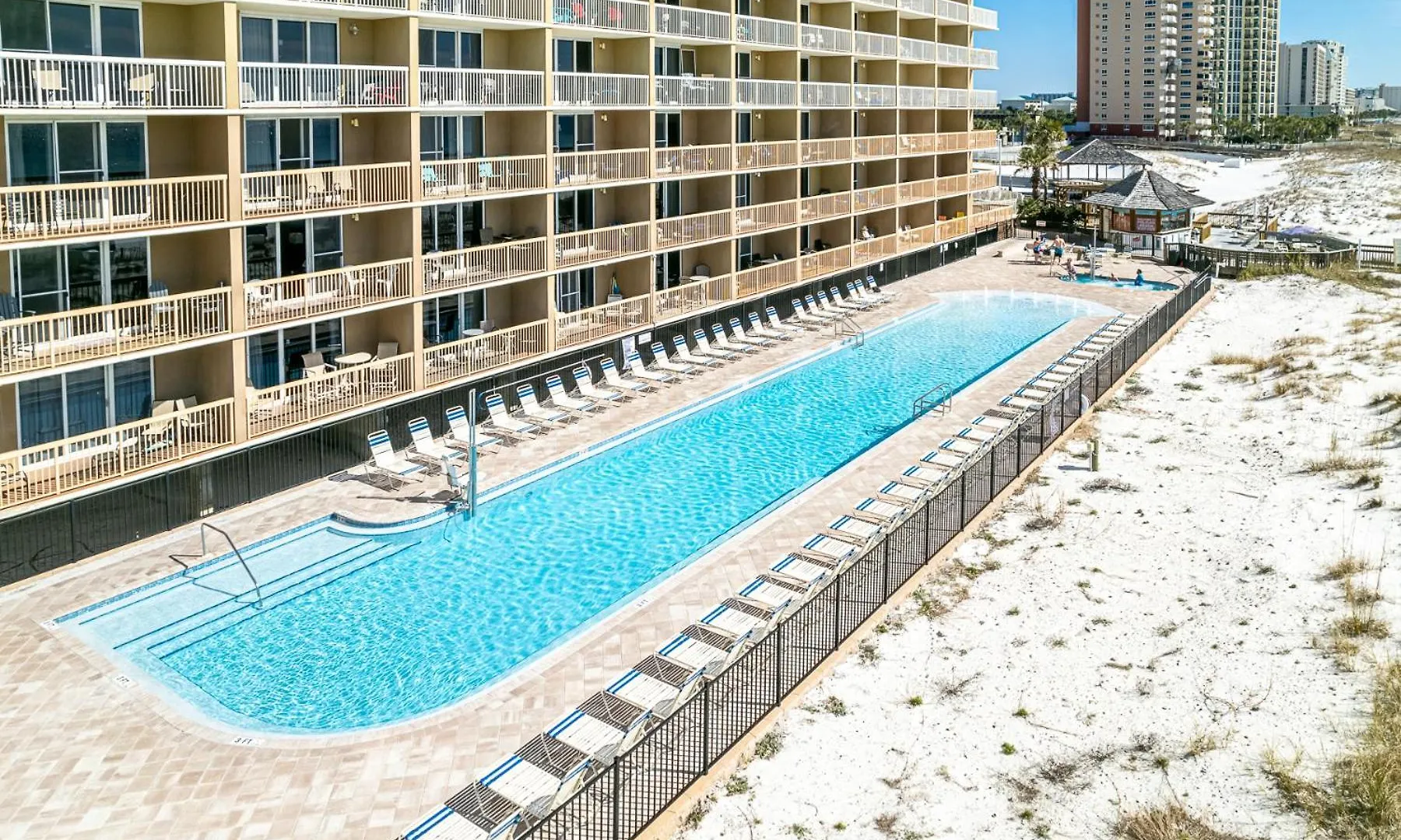 Apartment Beach House 305B-By Holiday Isle Properties Destin
