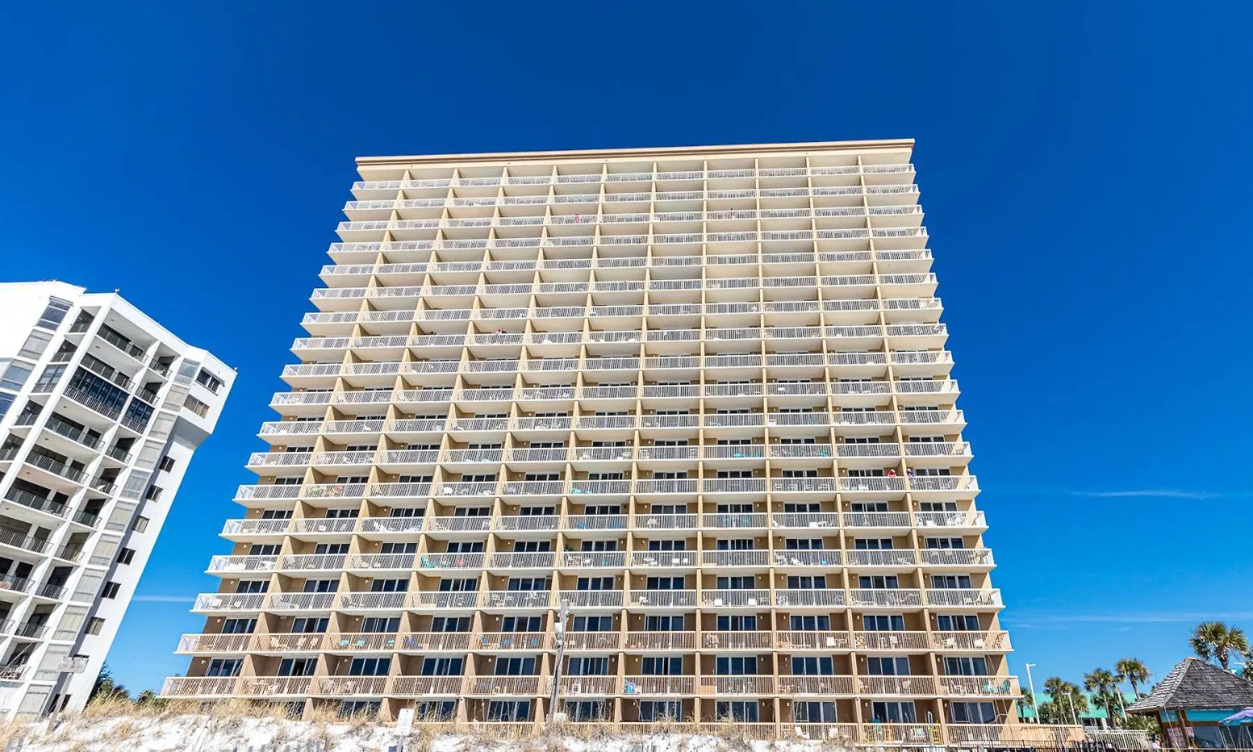 Beach House 305B-By Holiday Isle Properties Destin Apartment