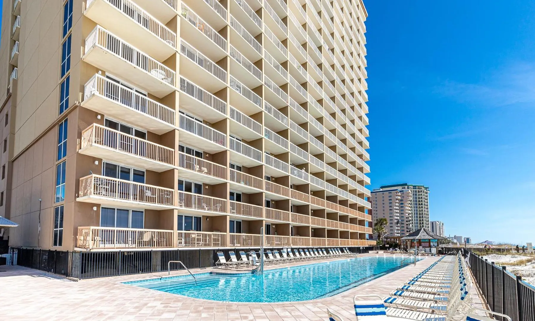 Beach House 305B-By Holiday Isle Properties Destin Apartment
