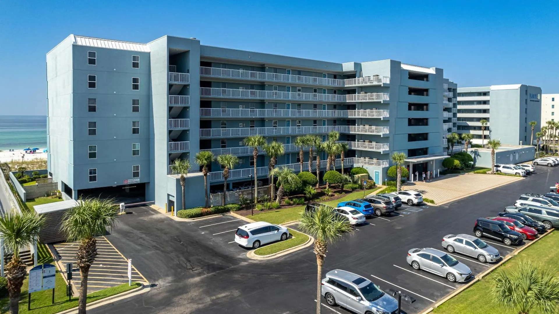 Apartment Beach House 305B-By Holiday Isle Properties Destin