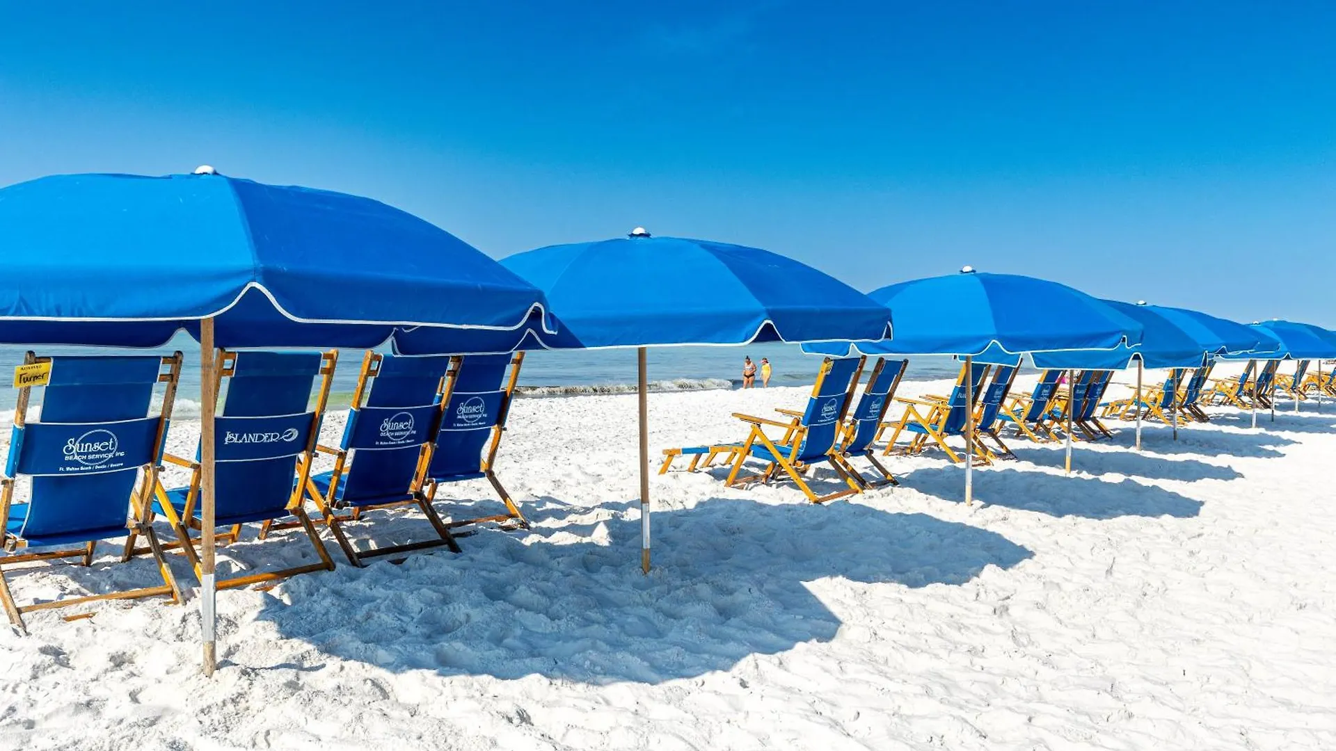 Apartment Beach House 305B-By Holiday Isle Properties Destin