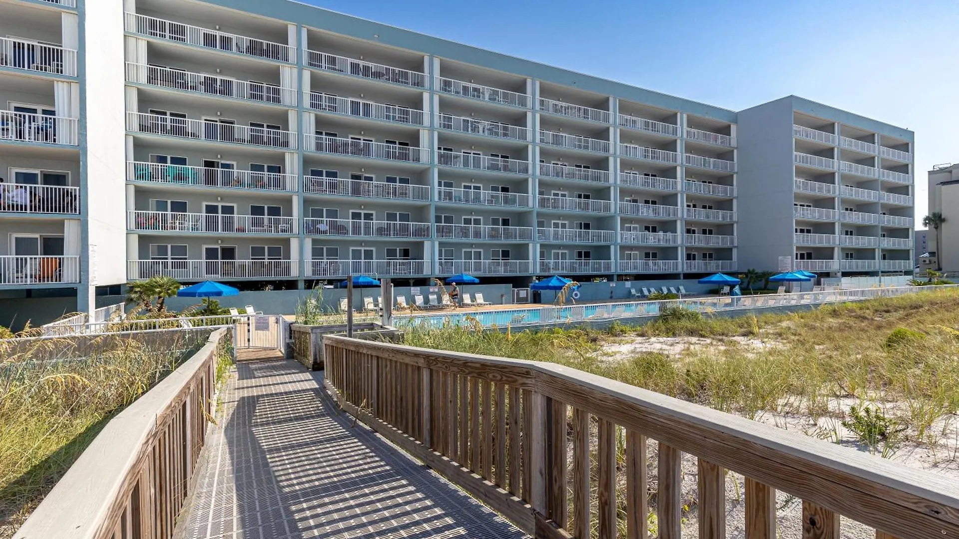 Beach House 305B-By Holiday Isle Properties Destin