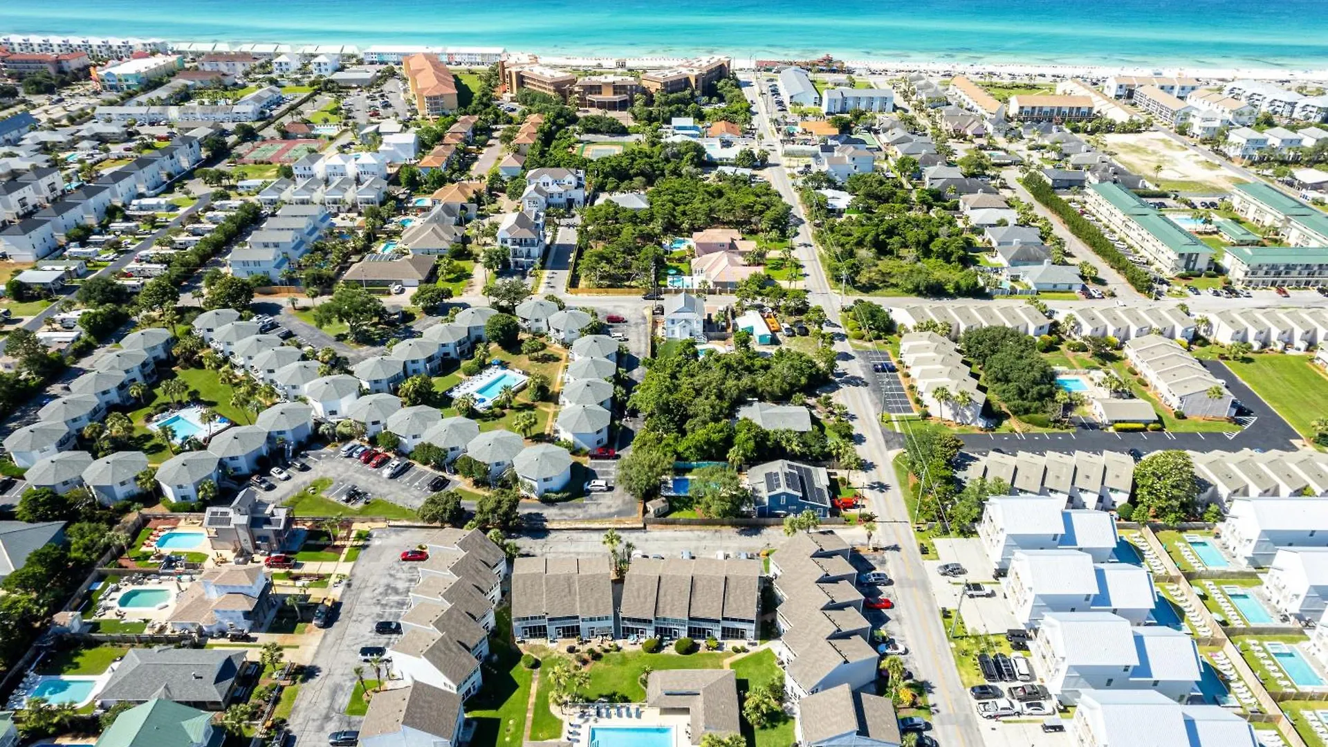 Beach House 305B-By Holiday Isle Properties Destin Apartment