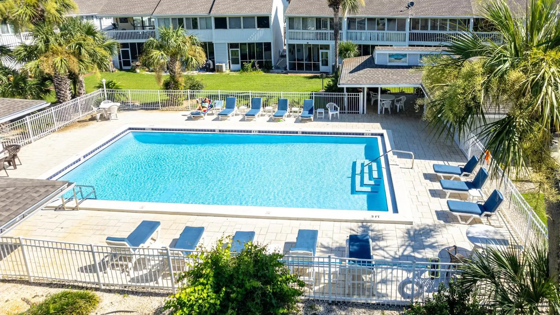 Beach House 305B-By Holiday Isle Properties Destin